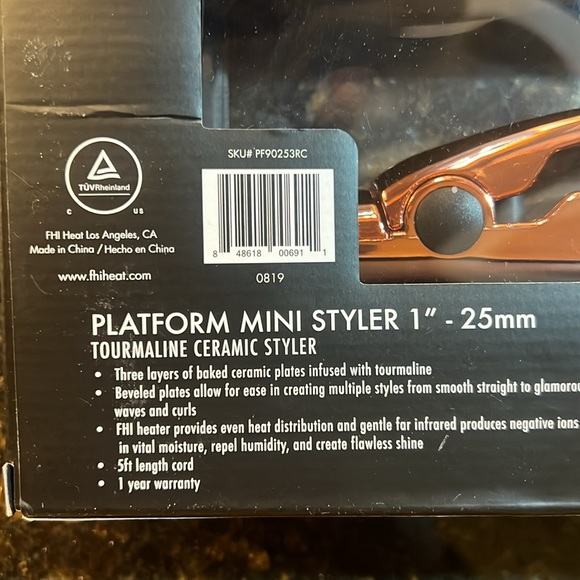 NIB Limited Edition 1” Mini Flatiron Tourmaline & Ceramic Plates - Picture 5 of 5